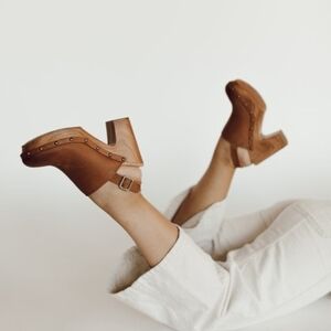 Kork-Ease Darby Studded Brown Leather Slingback Woodgrain Heel Mule Clogs